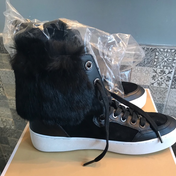 Amazing Brand new Michael Kors suede fur booties - Picture 5 of 7